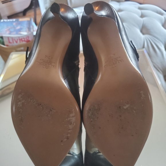 💯 Valentino Woven Cross Strap Booties 🔥 - Picture 9 of 16